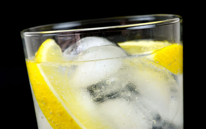 Un Schweppes Tonic peut faire office de "faux" Gin Tonic
L'ABUS D'ALCOOL EST DANGEREUX POUR LA SANTE, A CONSOMMER AVEC MODERATION.