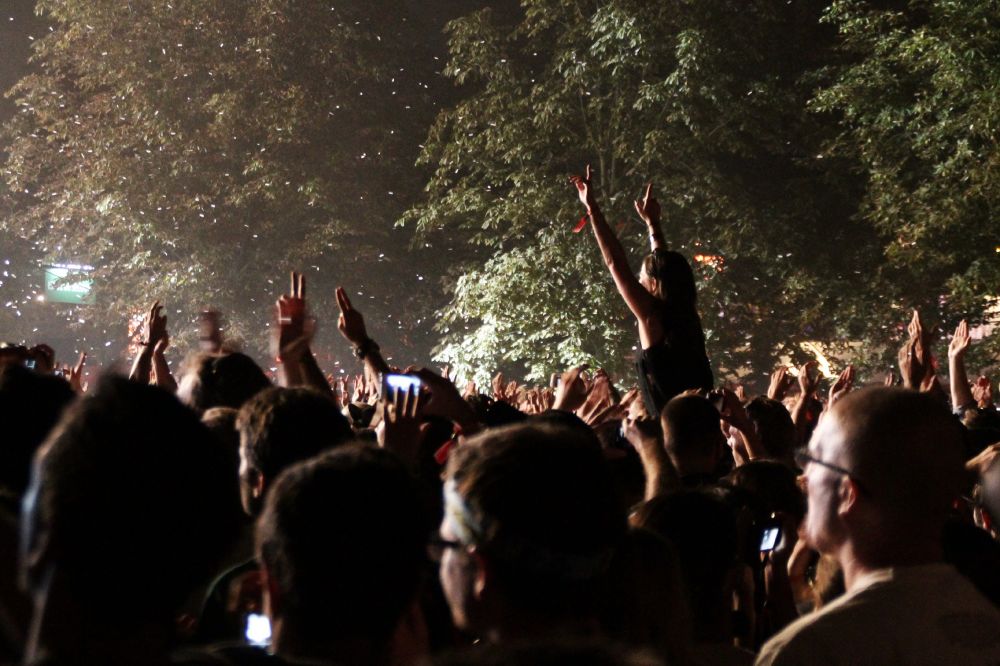 La foule acclame Foster The People, un des derniers concerts de Rock en Seine 2012