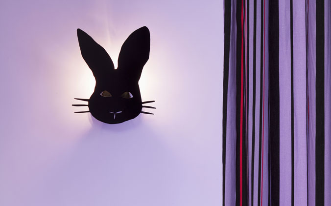 Le lapin d'Alice, dans la chambre Au merveilles à l'Hôtel Original