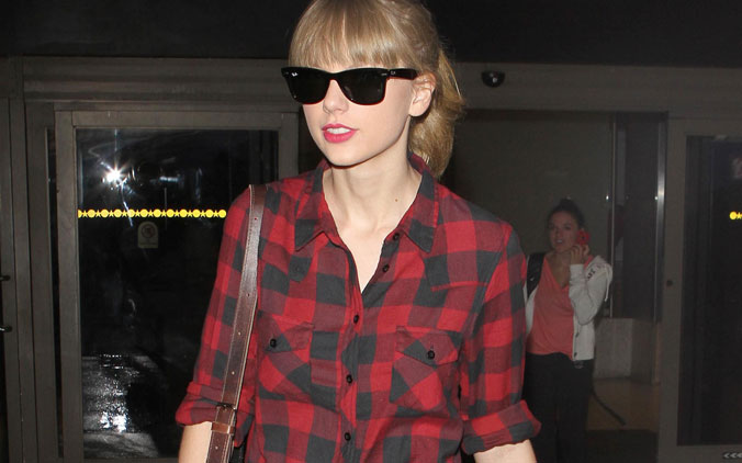 Taylor Swift, grande adepte de la chemise à carreaux