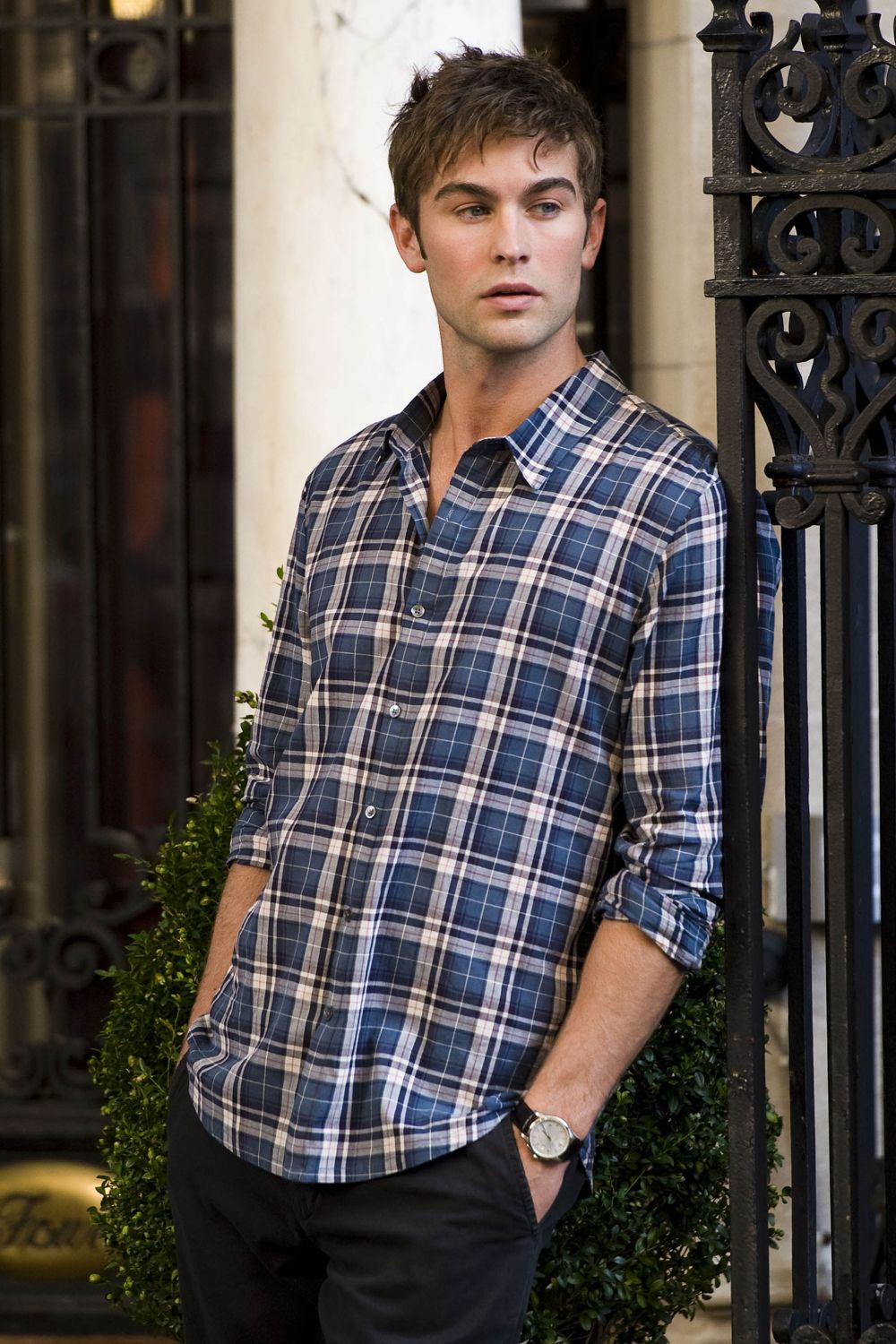 Chase Crawford, l'acteur de Gossip Girl en chemise à carreaux