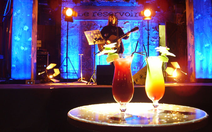 Les cocktails hauts en couleurs du Réservoir à Bastille