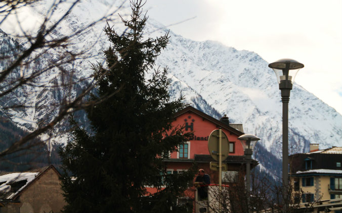 La vue sur le Mont Blanc de Chamonix quelques heures avant le coup de départ du festival.