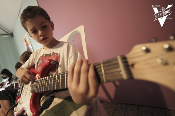 Cours de guitare pour les jeunes au Mini Rock en Seine