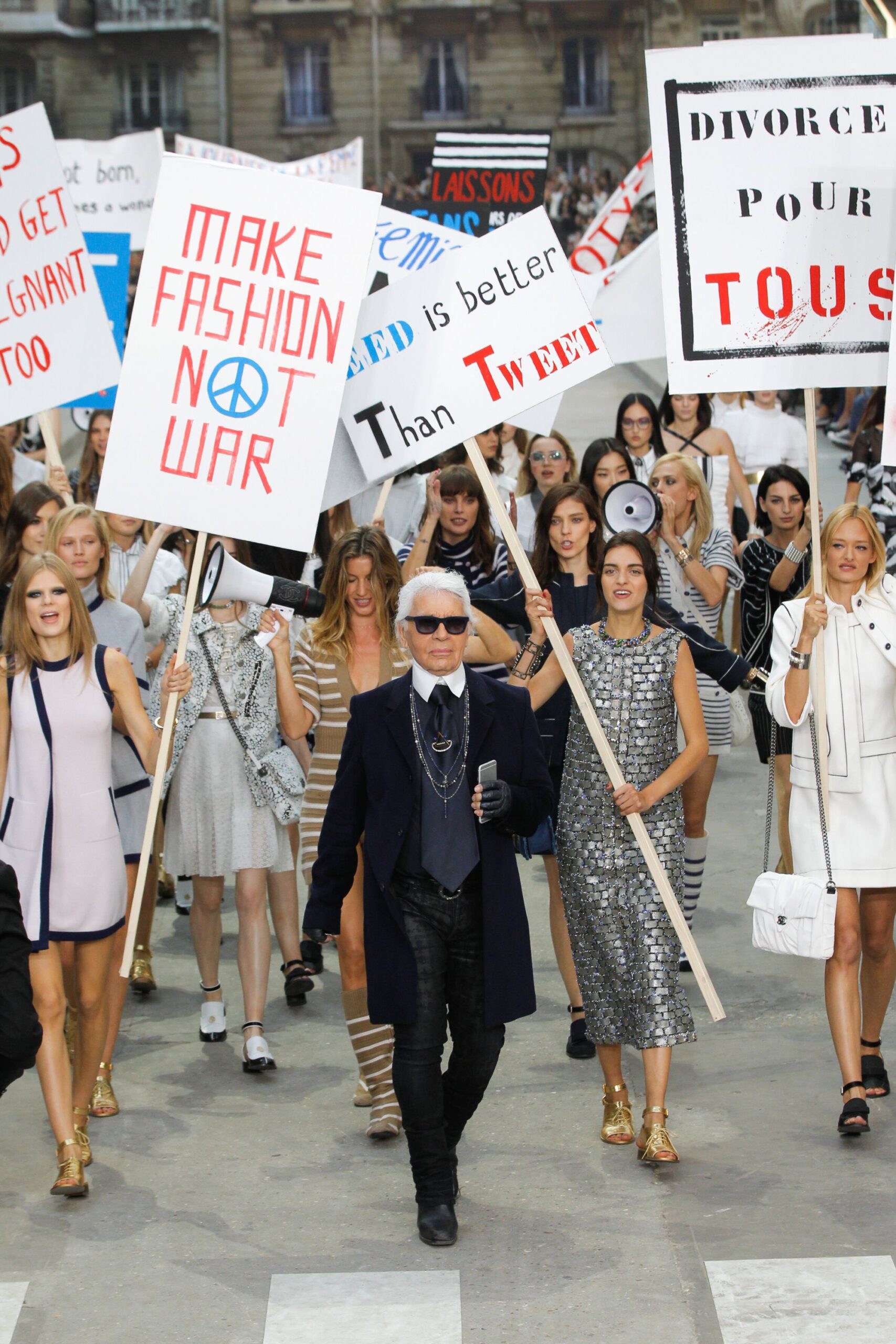 Karl Lagerfeld et son défilé manifestation