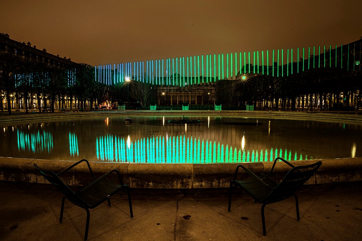 Installation lumineuse au Jardin du Palais Royal