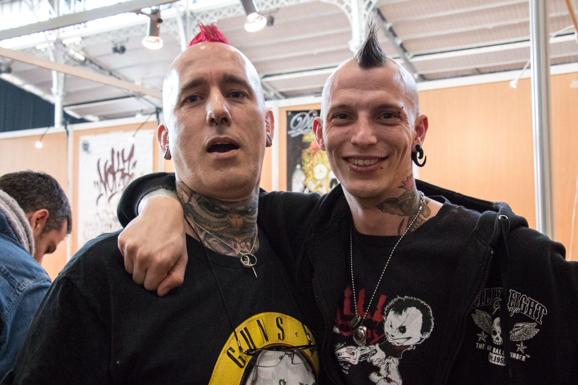 Sylvain (à gauche) au Mondial du tatouage vendredi 6 mars 2015.