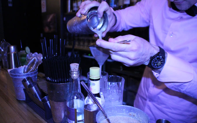 L'ustencile indispensable du barman : la passoire à cocktails
L'ABUS D'ALCOOL EST DANGEREUX POUR LA SANTE, A CONSOMMER AVEC MODERATION