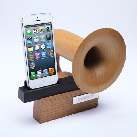 CHINON Legato CH-PS840 Dock pour iPhone 4 et plus en bois de frêne fabriqué à la main, 200€