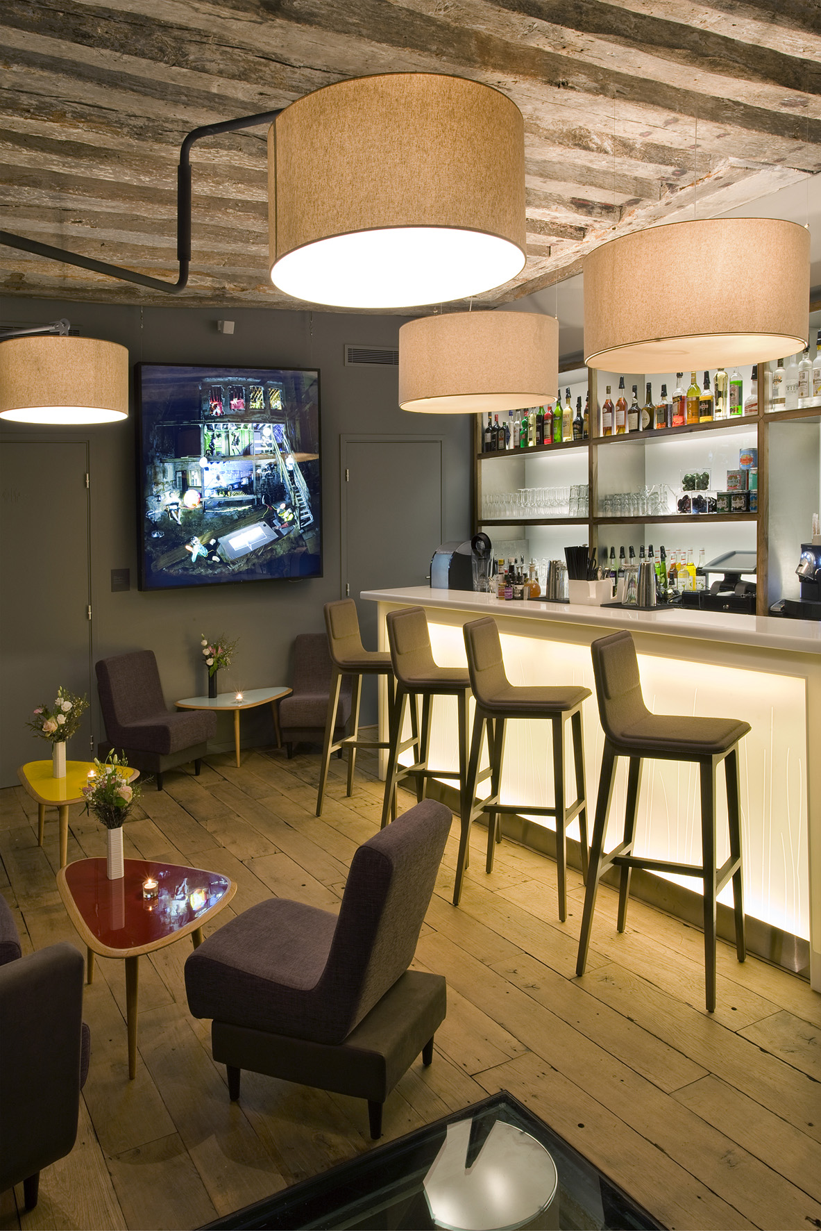 Le bar de l'Hôtel Jules & Jim, design et cosy
