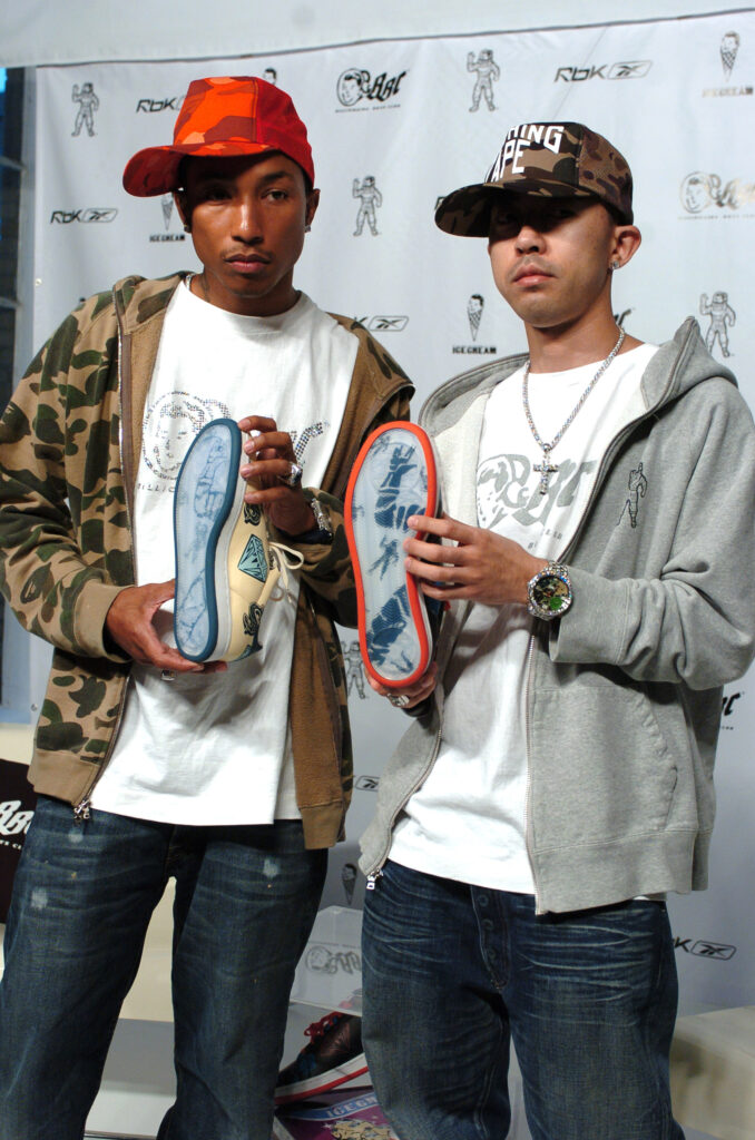 Pharrell Williams et Nigo présentent la ligne Reebok / Billionaire Boys Club / Ice Cream en 2004.