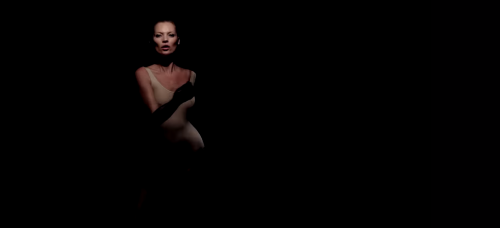 Kate Moss dans le dernier clip de Massive Attack.