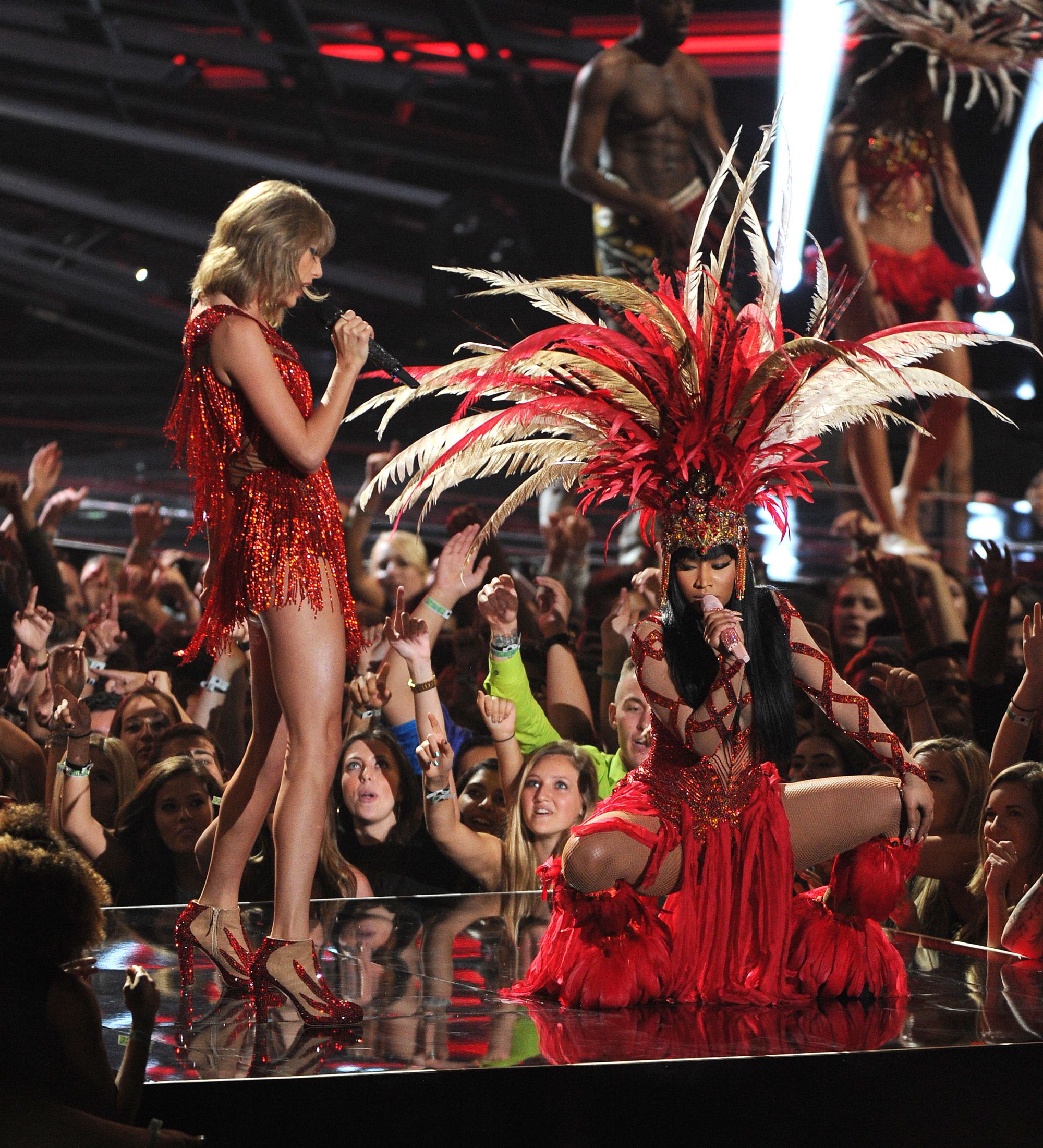 Taylor Swift et Nicki Minaj, les meilleures amies des MTV VMA 2015