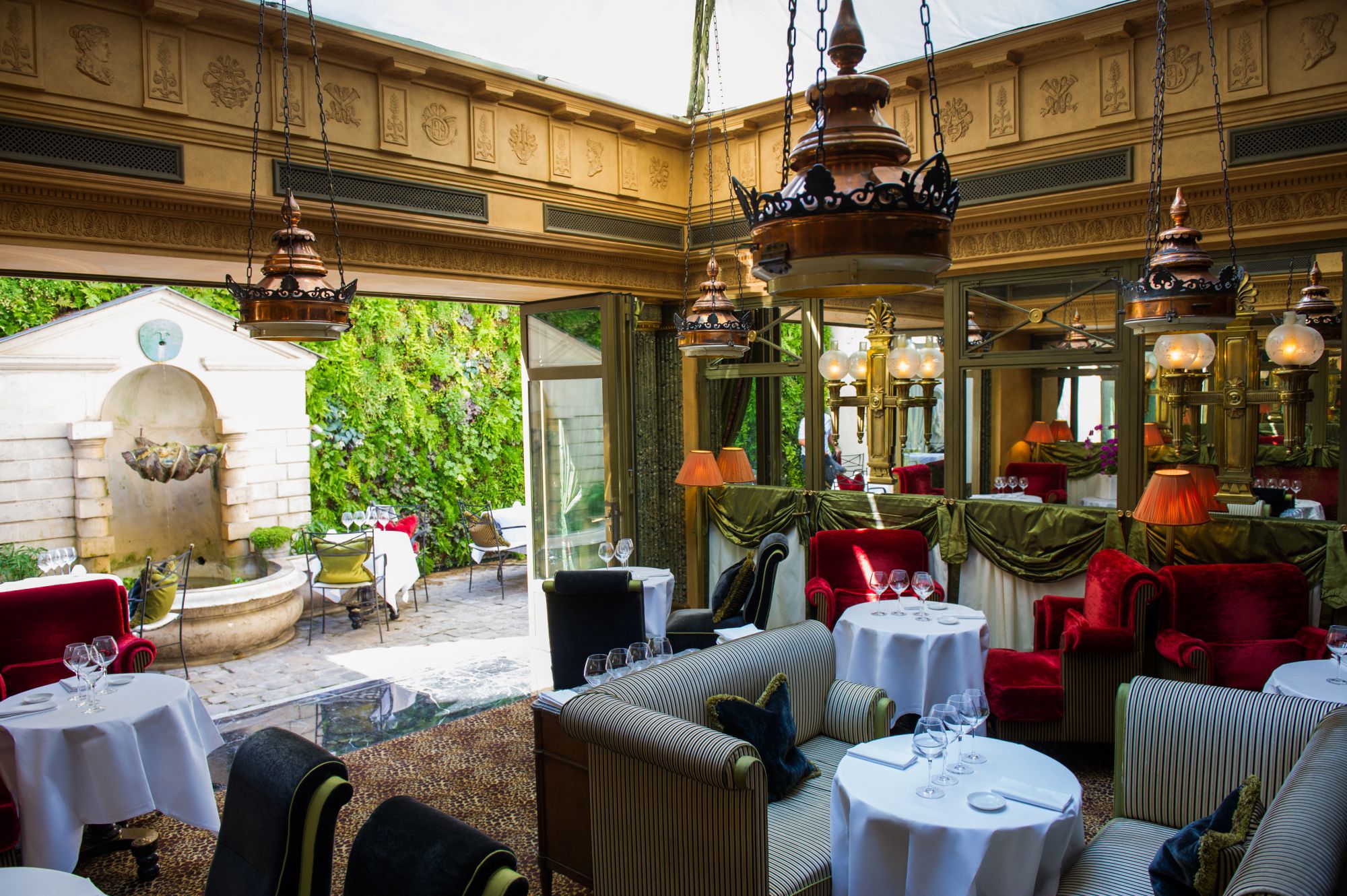 Le restaurant et la terrasse de L'Hotel - Photo 3
