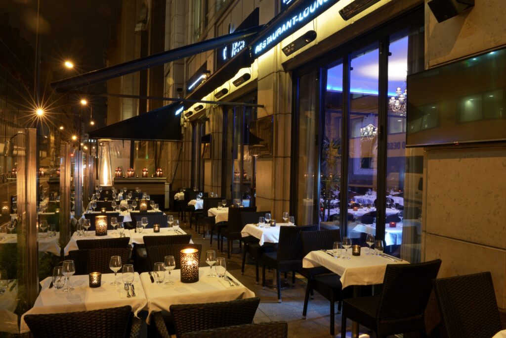 L'Oscar Café, 29 Rue de Berri, 75008 Paris