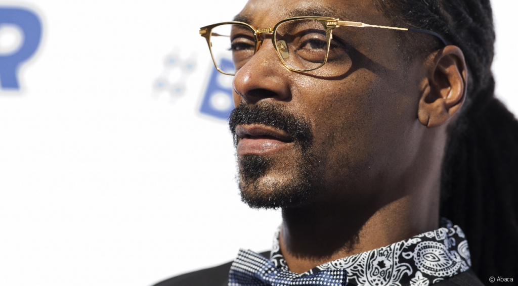 Snoop Dogg joue à une Famille en Or et perd sur une question concernant la... marijuana