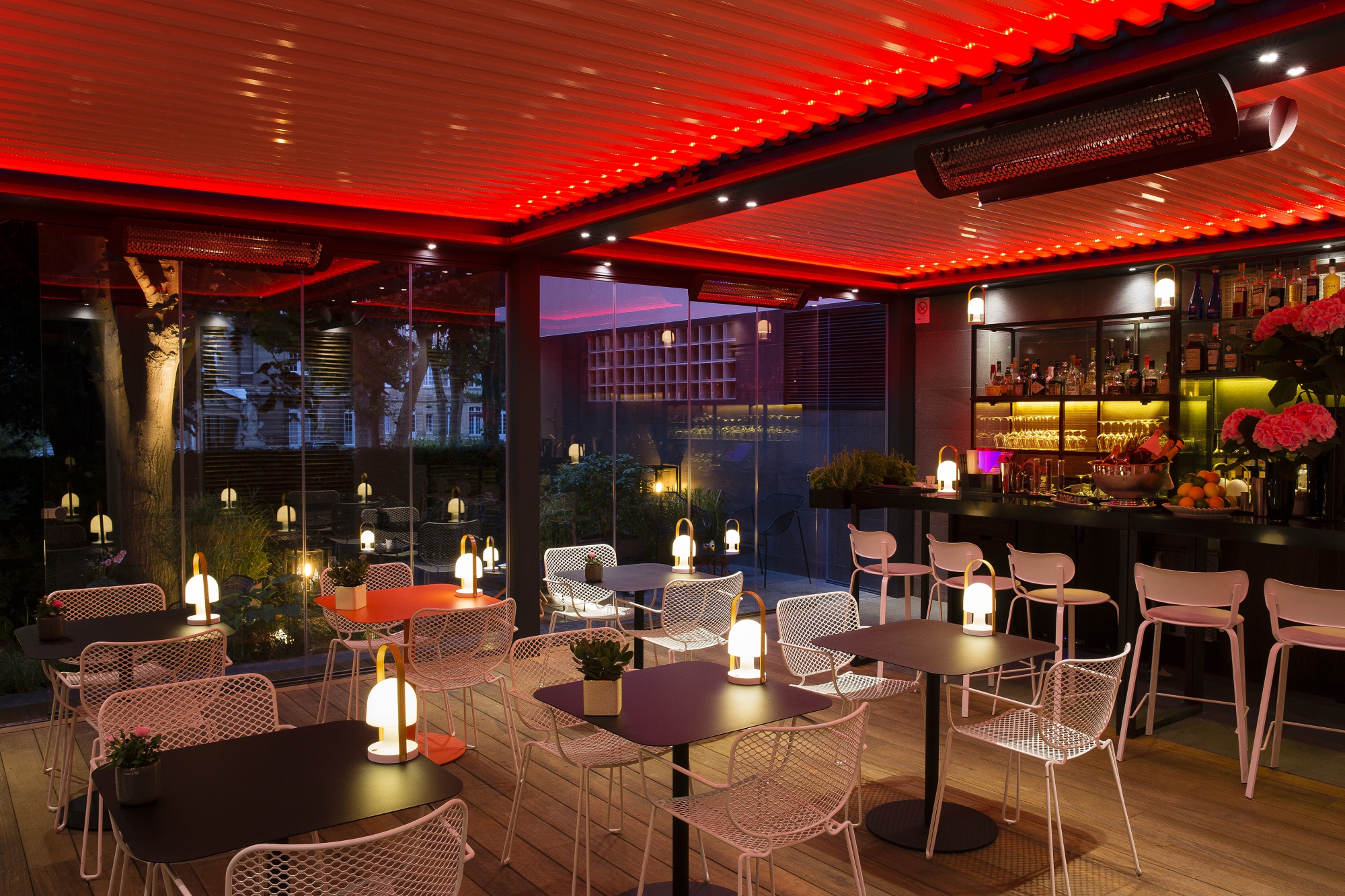 Le bar/ la terrasse de La Belle Juliette, 92 rue du Cherche-Midi, 75006 Paris - Photo 5