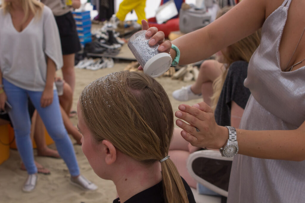 L'atelier maquillage/ coiffure de l'espace au WECANDANCE Festival - Photo 2