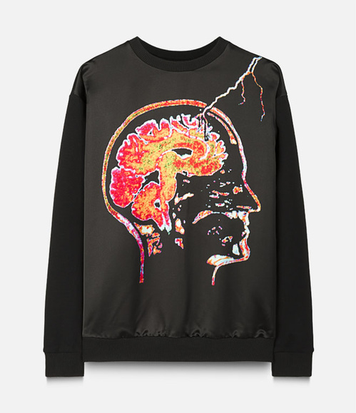 Christopher Kane fête les 10 ans de son label avec une collection de 10 sweatshirts iconiques.