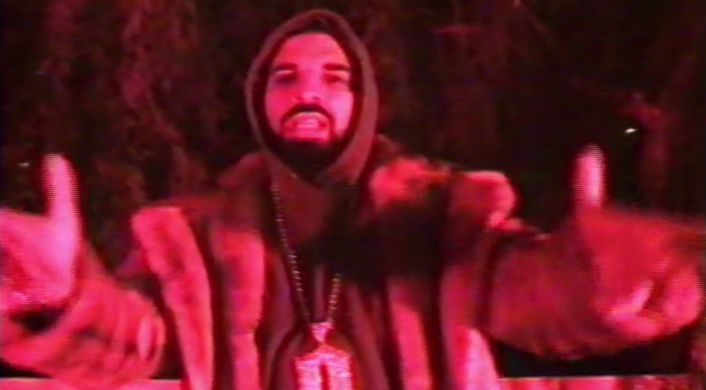 Drake en mode Lo-Fi dans son nouveau clip "Sneakin"