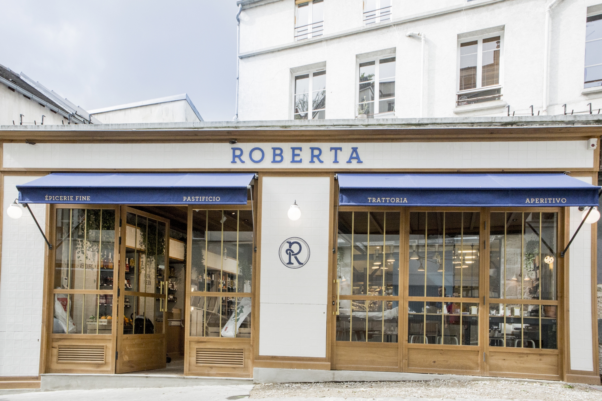 Roberta, 5 bis rue Lavieuville, 75018 Paris
