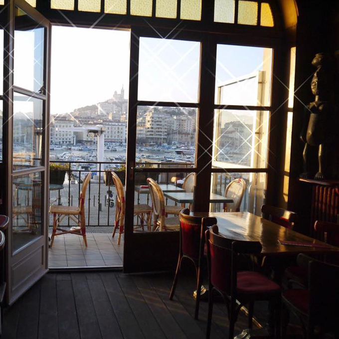 Le bar-restaurant La Quaravelle, 34 quai du port - 13002 Marseille