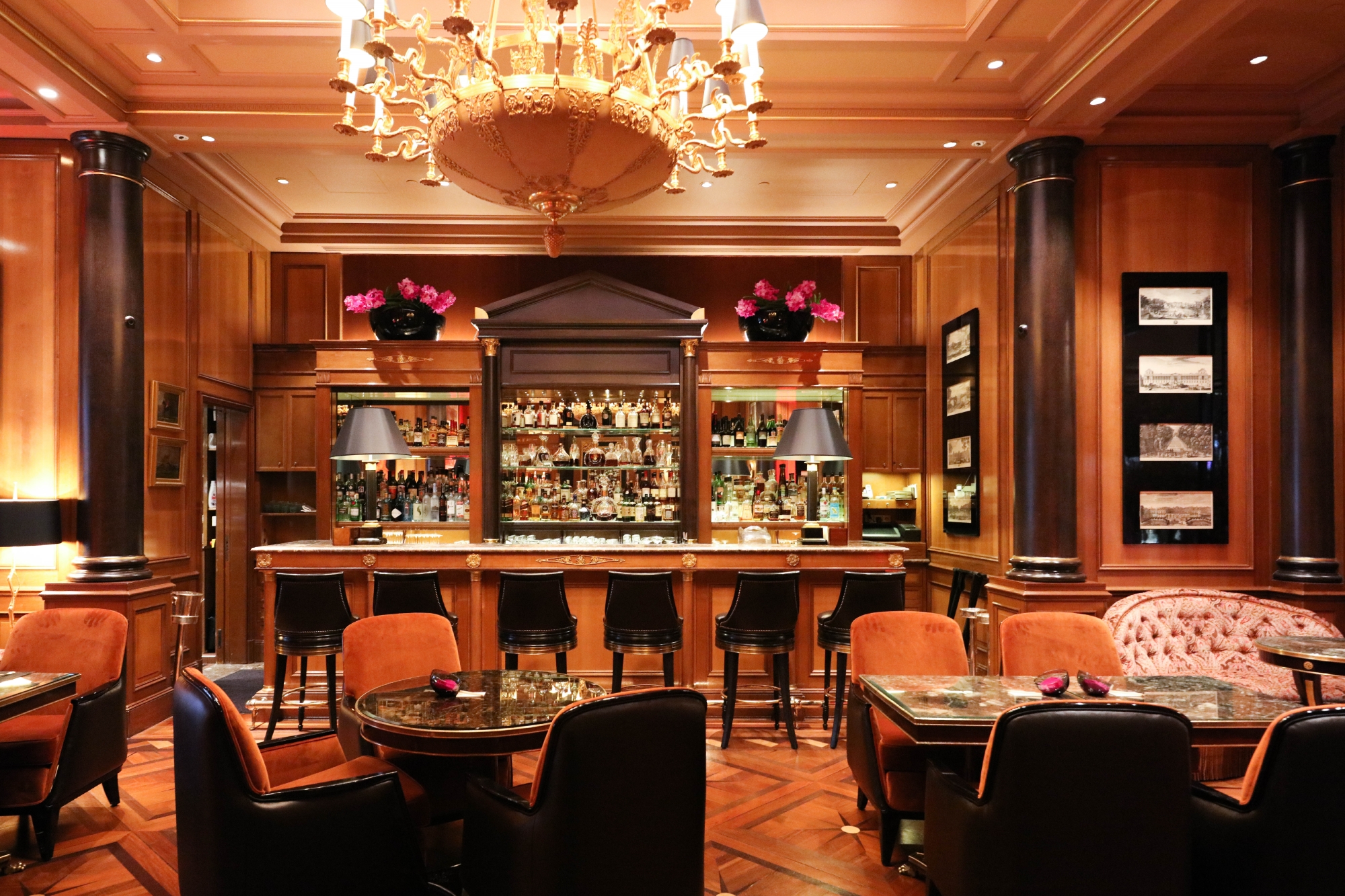Le Bar du Four Seasons Hôtel George V - Photo 7