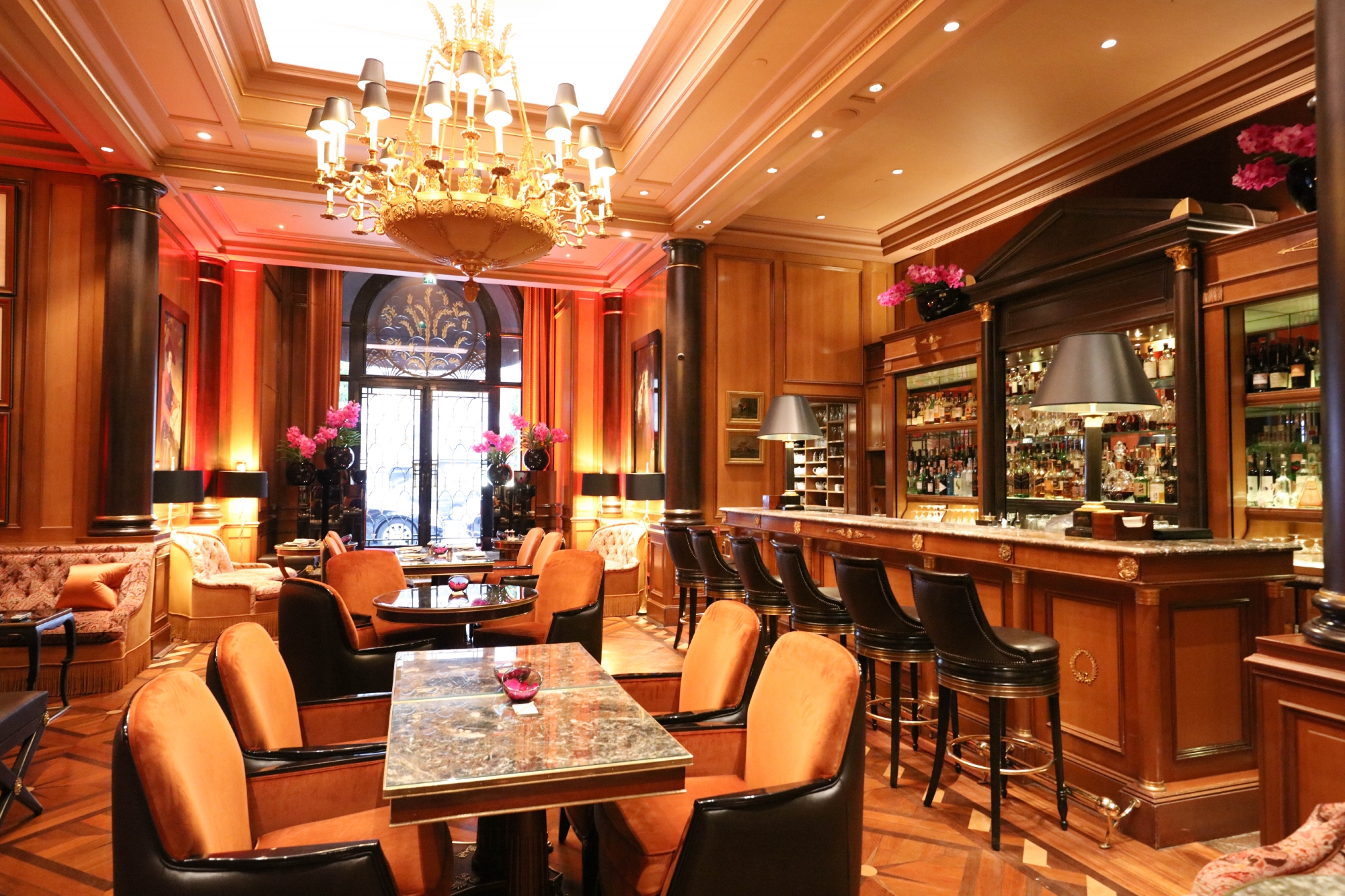 Le Bar du Four Seasons Hôtel George V - Photo 5