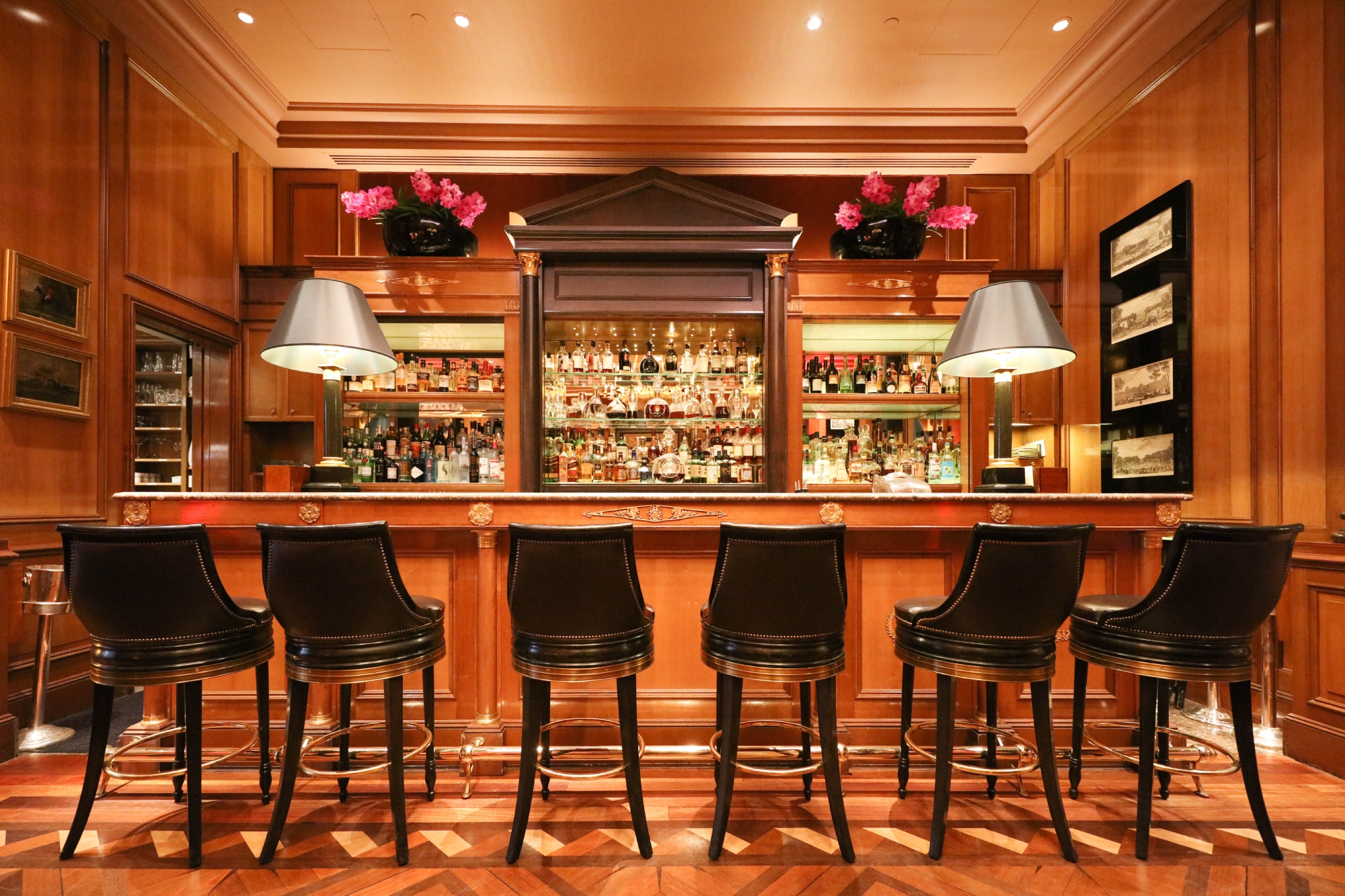 Le Bar du Four Seasons Hôtel George V - Photo 14