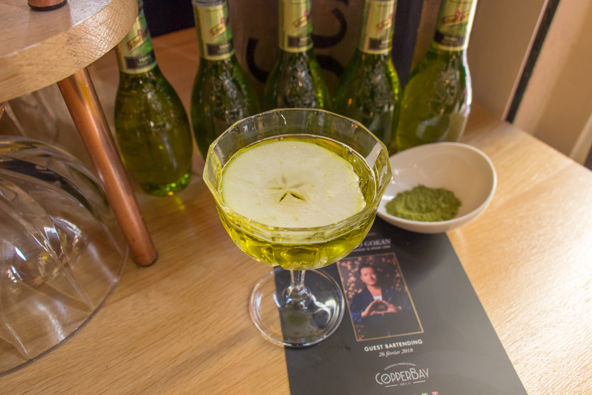 Le cocktail Ao Ringo au Schweppes Premium Mixer Tonic Matcha - Photo 2