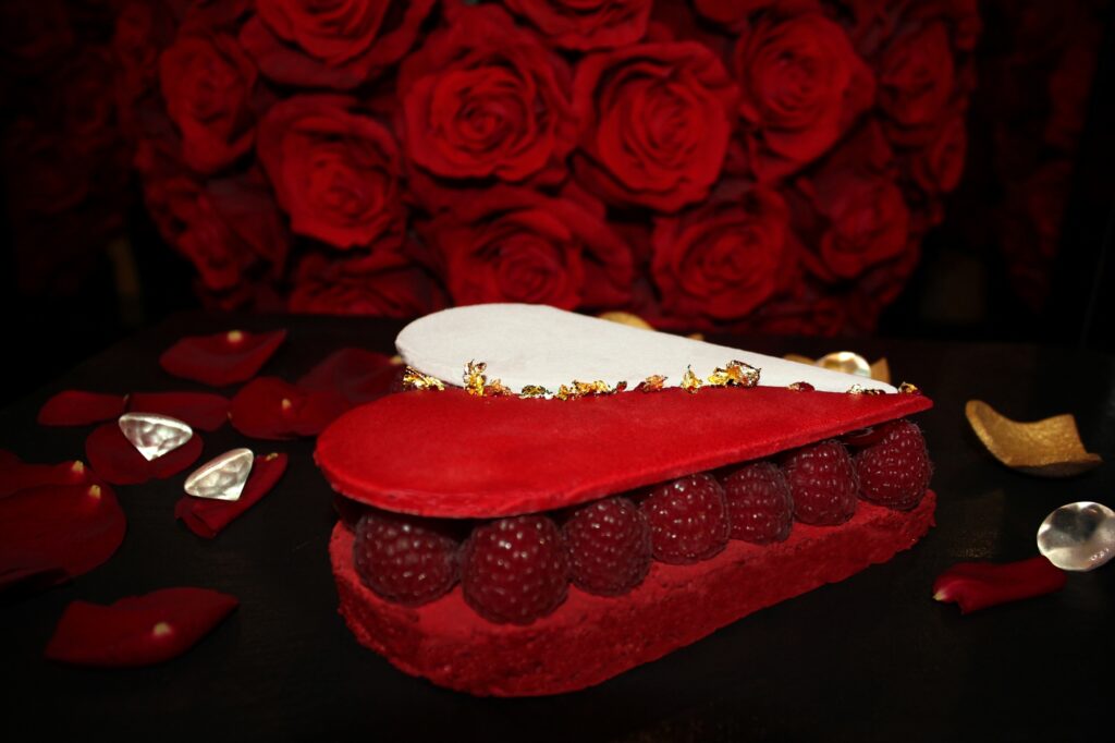 Le dessert Saint-Valentin de l'Hôtel du Collectionneur Arc de Triomphe – Paris
