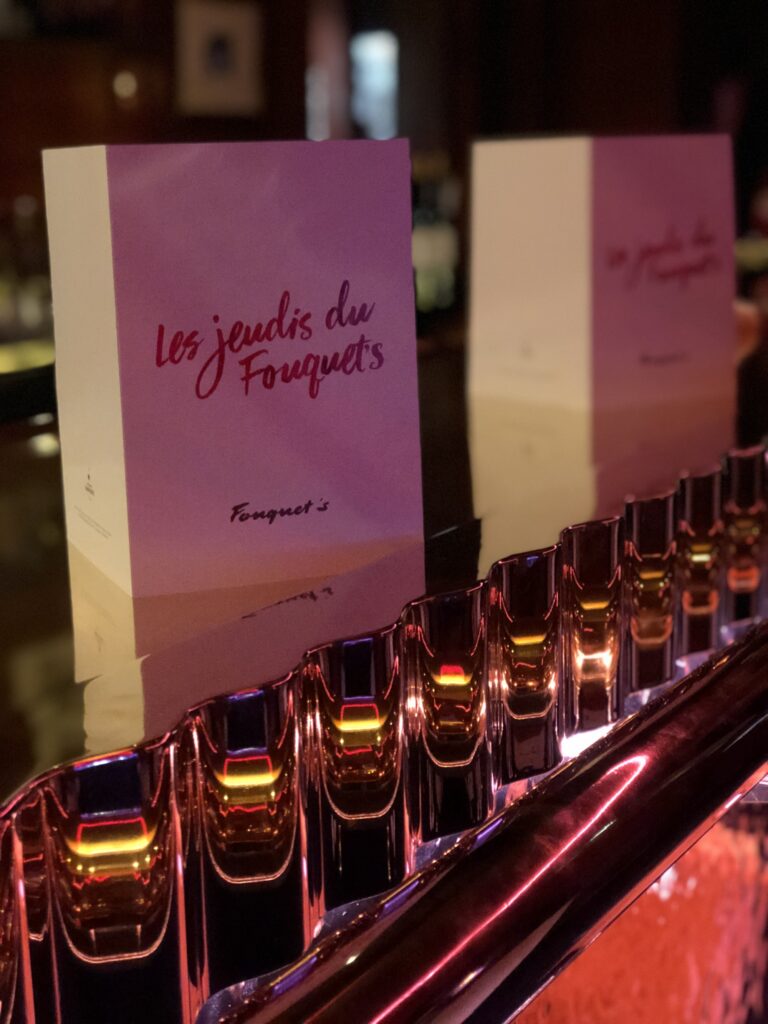 Rendez-vous au bar du Fouquet's pour les Apéros du jeudi