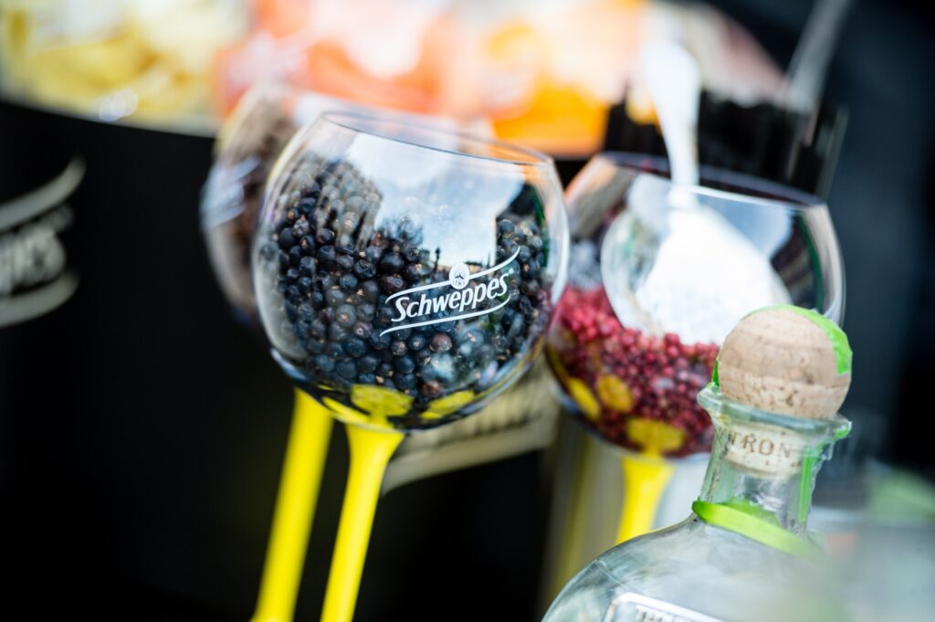 Des cocktails à base de Schweppes Premium Mixer lors de la Full Moon Party du jeudi 31 mai 2018