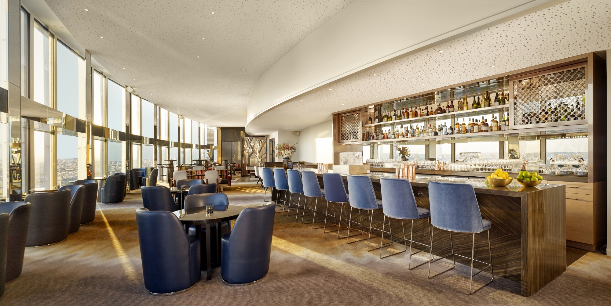 Le Bar Windo au 34ème étage du Hyatt Regency Paris Étoile - Photo 3