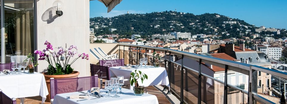 Depuis ce rooftop de Cannes, on profite du paysage... mais aussi du soleil !