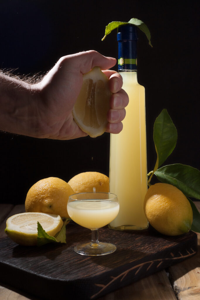 Le limoncello, la liqueur italienne au citron à la mode