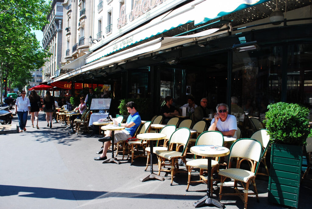 Le Select, le bar sympa de Montparnasse le plus philosophe