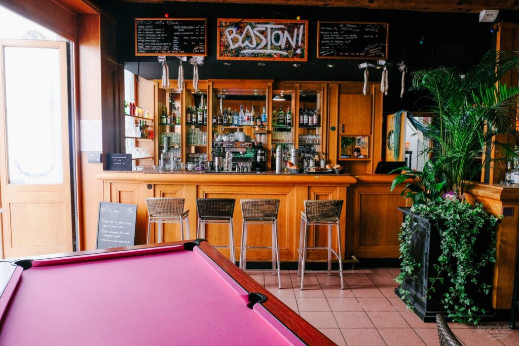 Baston Bar - Bars