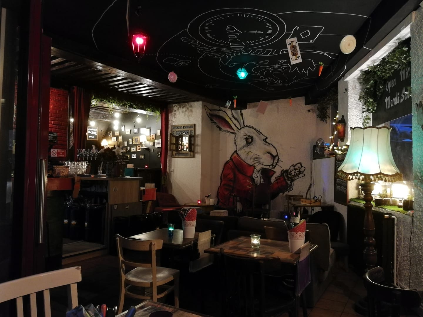 Le Terrier du Lapin Blanc, un bar insolite de Lyon