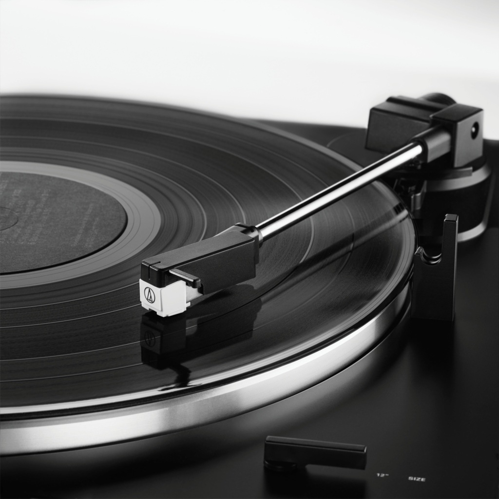 La platine vinyle Audio-Technica AT-LP60XBTBK