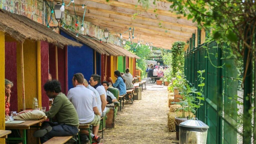 La Recyclerie et sa terrasse couverte - Dans le 18ème arrondissement de Paris