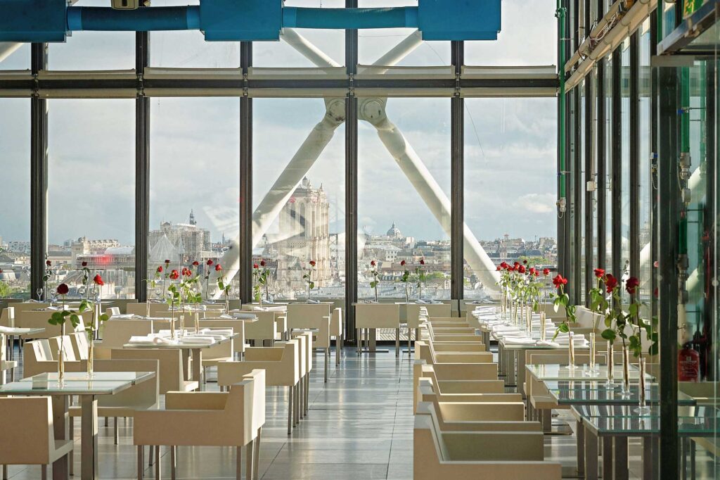 Le restaurant Le Georges et sa terrasse au sommet du centre Pompidou