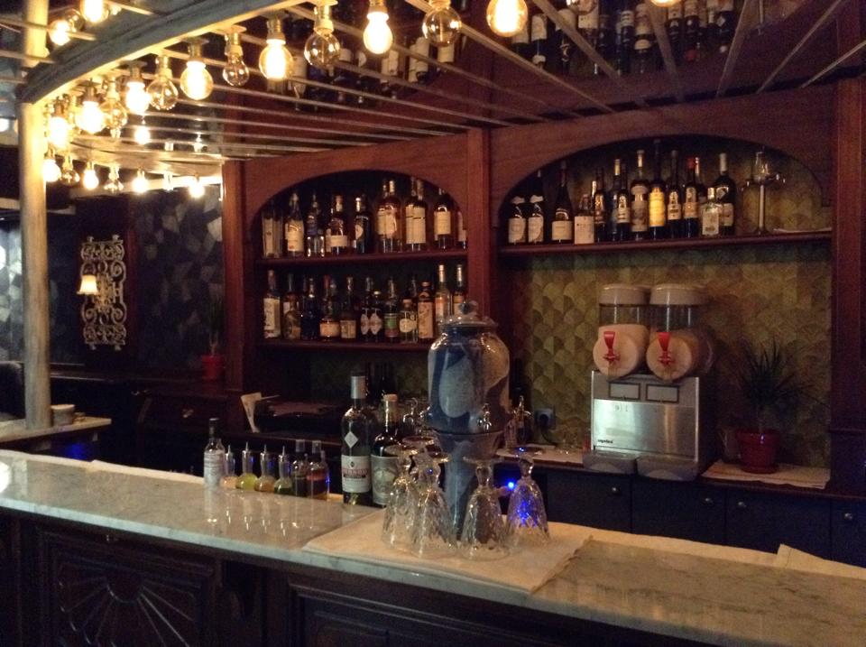 Le Lulu White - Bar à cocktails à Pigalle