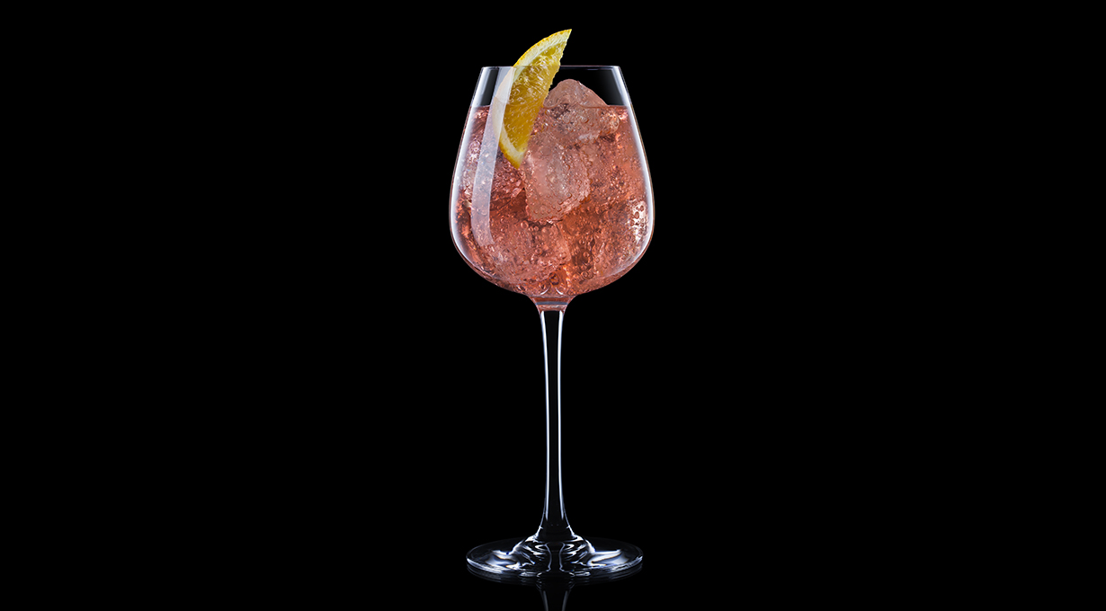 Le cocktail Lillet rosé Schweppes