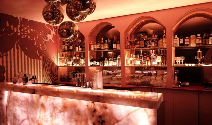 Yago, bar à cocktails et palais du plaisir à Paris