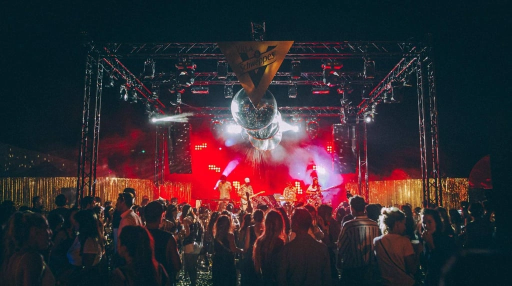 Villa Schweppes à Calvi : trois jours de fêtes, de musique et de soleil