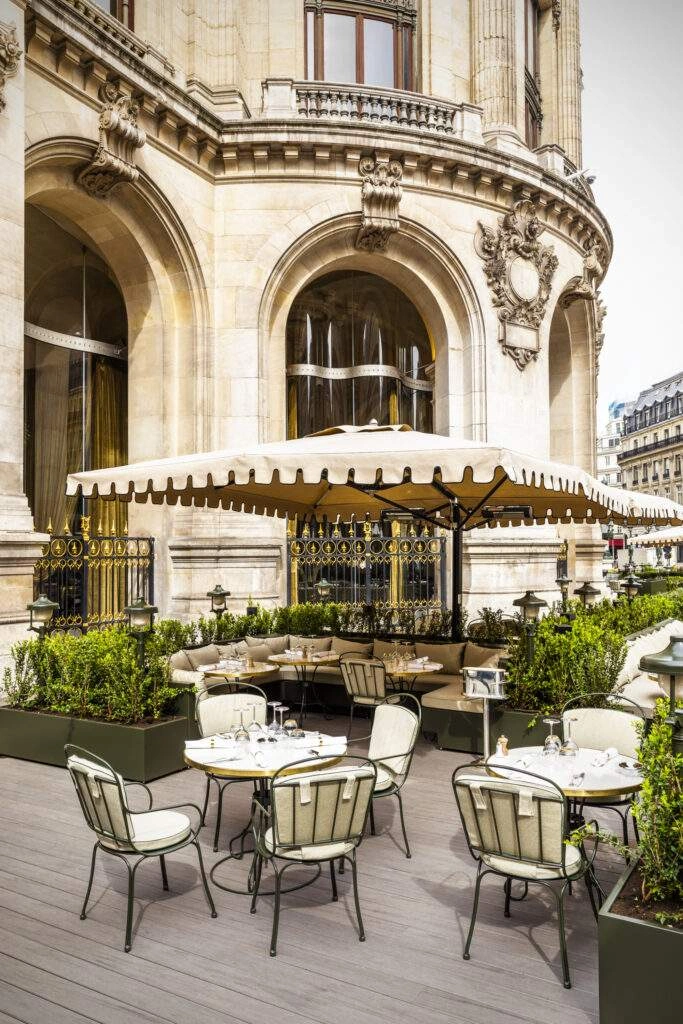 La terrasse extérieure, style salon d’été, du CoCo