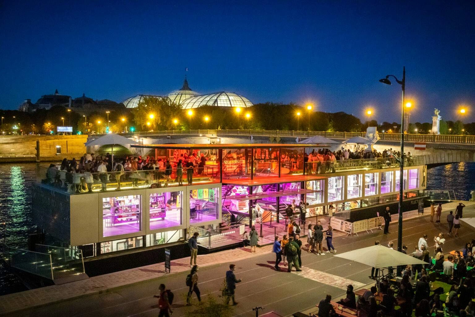 Le Fluctuart en pleine nuit