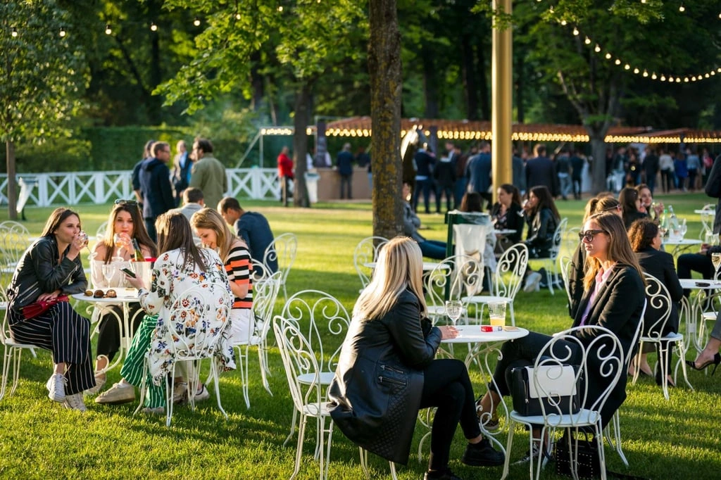 Le Petit Pré de ParisLongchamp organise la Garden Cocktail House by Lillet & Schweppes Selection