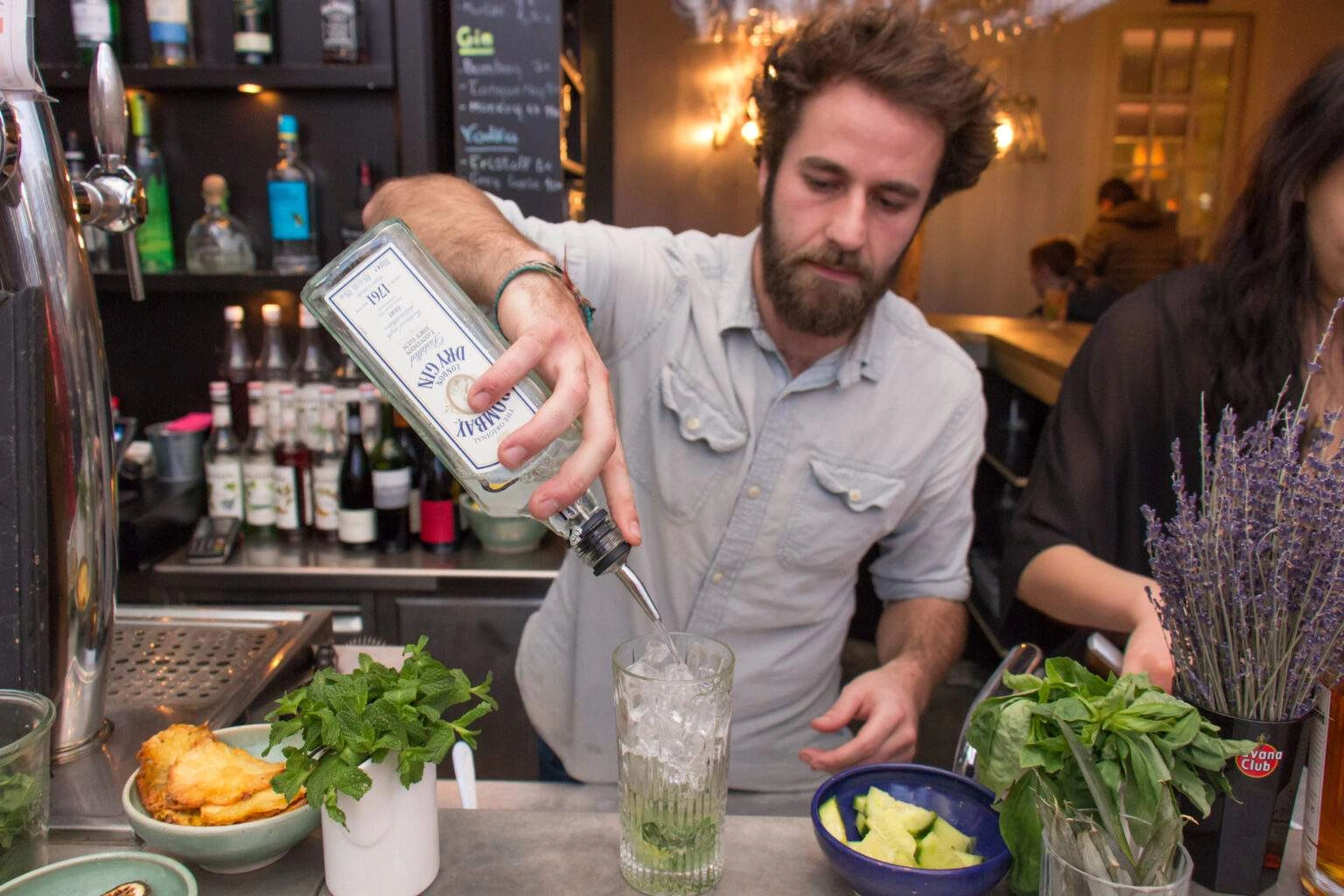 La préparation du cocktail Cucumber – Photo 5